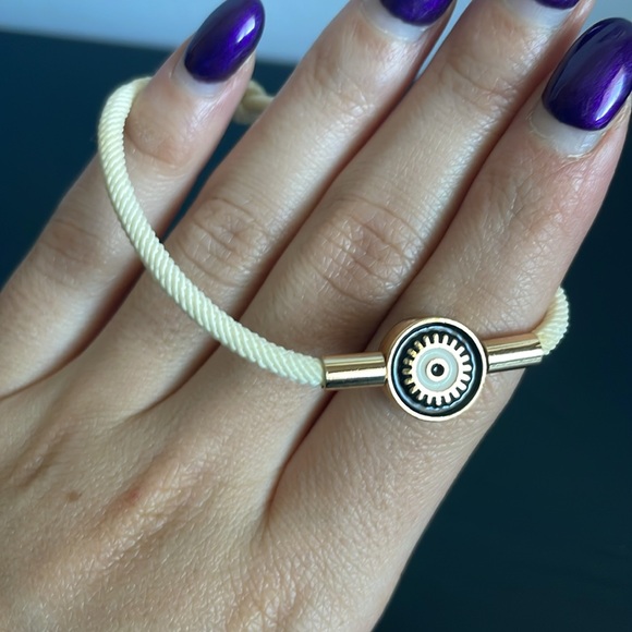 🆕 Cream color pully-tie bracelet with evil eye charm - Picture 2 of 3